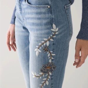 Mid-Rise Everyday Soft Denim Floral Embroidered Skinny Jeans